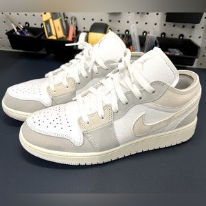 LIKE NEW Air Jordan 1 Low SE Craft “Inside Out - Tech Grey”
